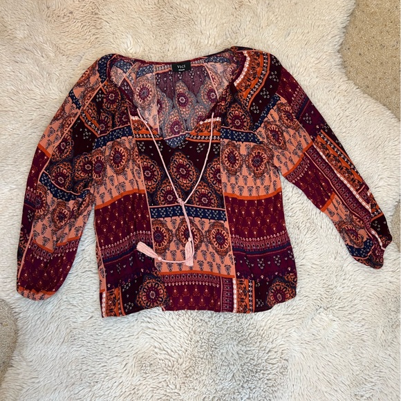 Vici Flowy Blouse - Picture 2 of 3